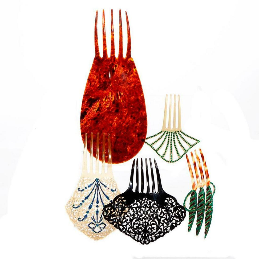 Collection of Five Vintage Hair Combs. (1 of 3)