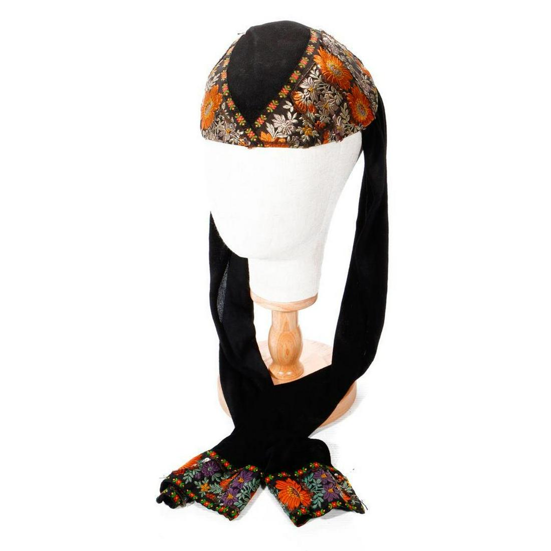 Vintage Brocade Trim Juliet Hat. (1 of 3)