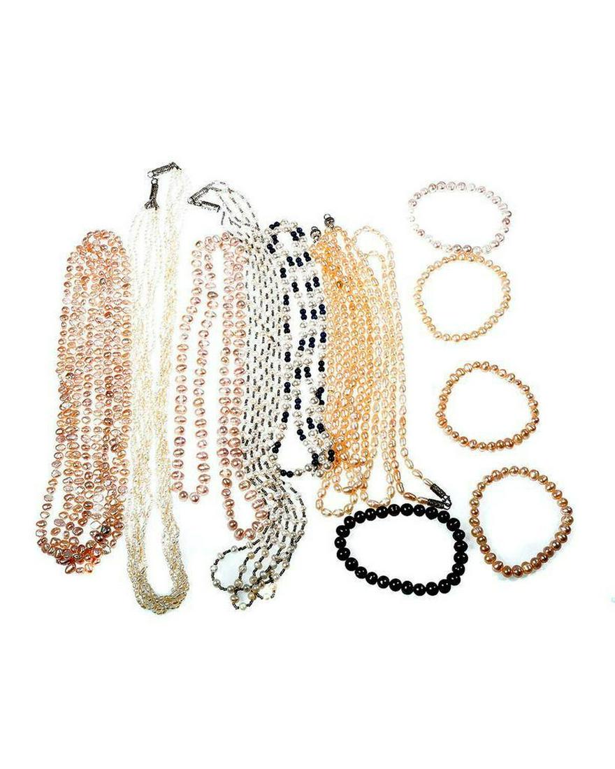 Collection of cultured pearl jewelry (1 of 3)