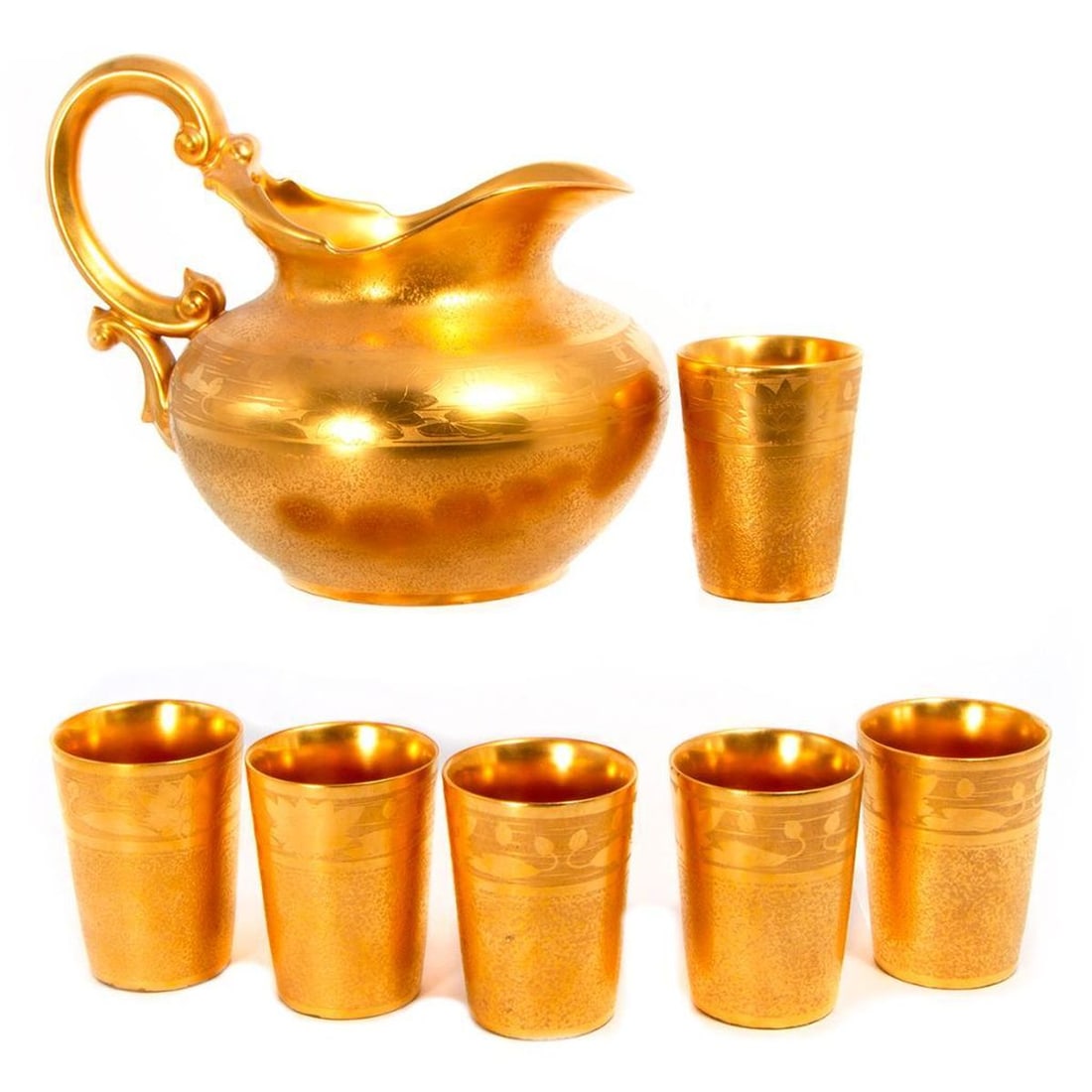 A porcelain lemonade set. (1 of 9)