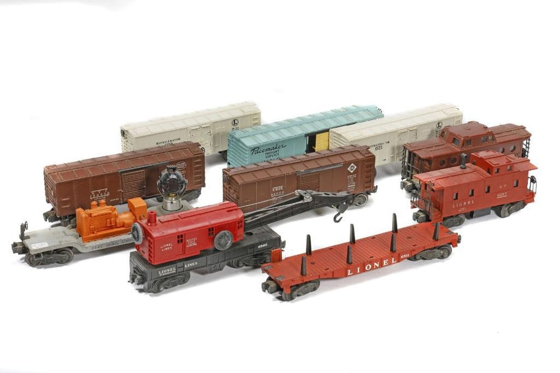 (10) Lionel O Gauge Postwar Freight Cars (1 of 2)