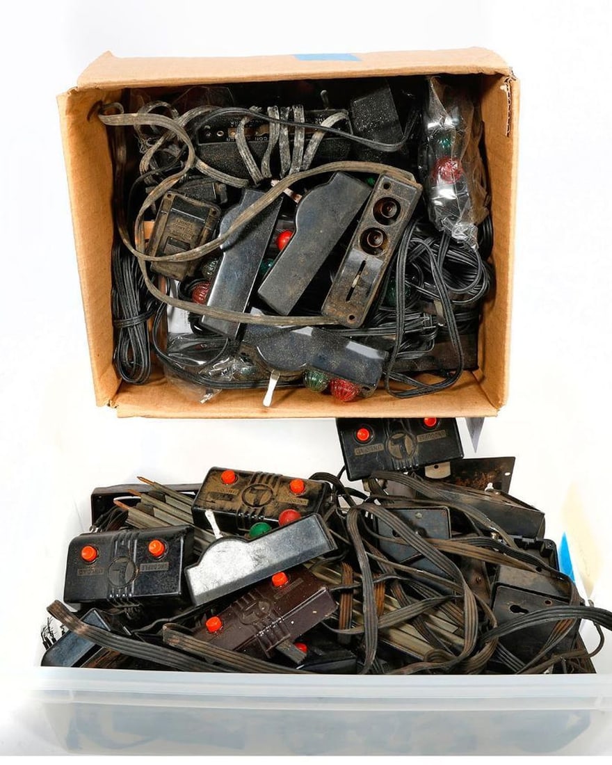 Lionel Service Man Controller Parts (1 of 2)