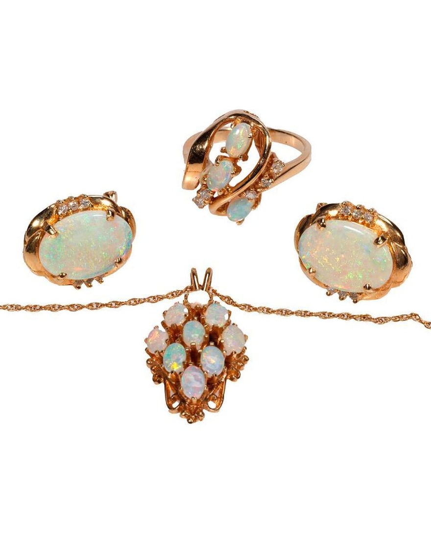 An opal, diamond and 14k gold jewelry set (1 of 5)