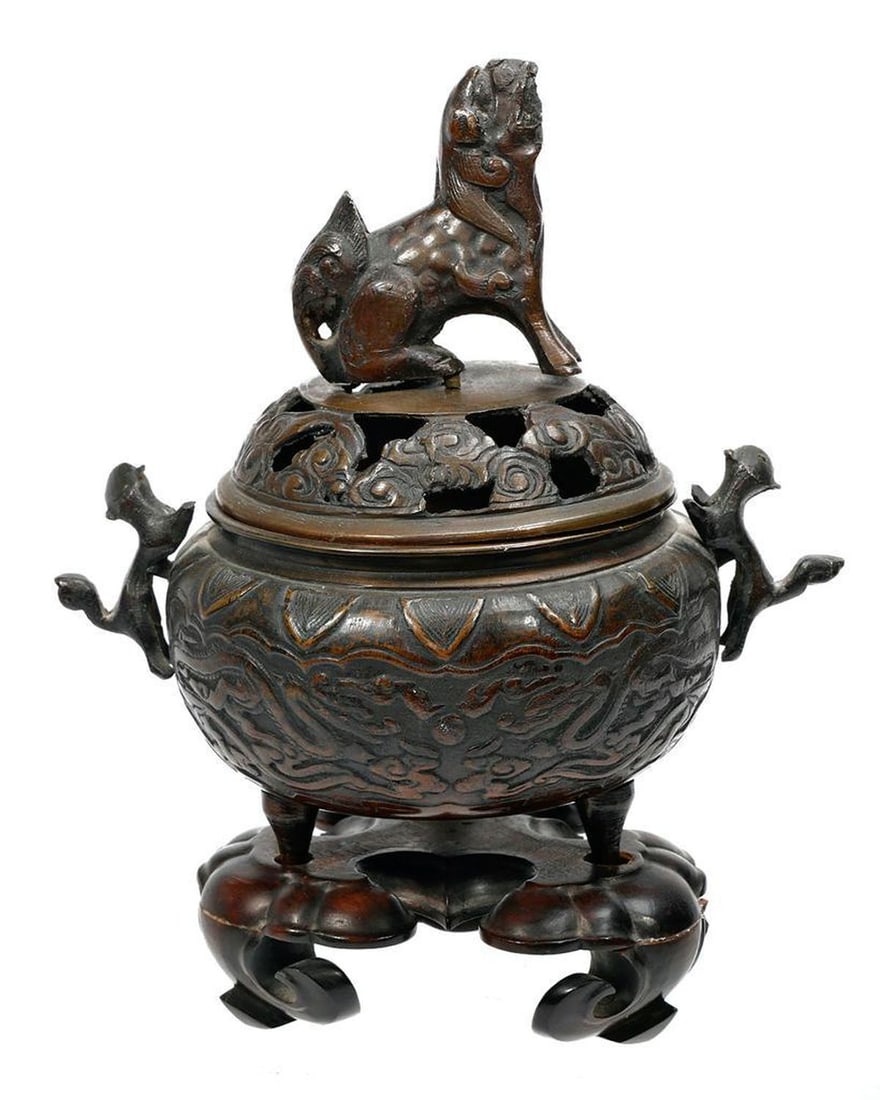 Chinese Bronze Fu Dog Lid Censer. (1 of 4)