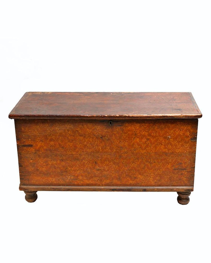 American Paint Decorated Pine Chest. (1 of 2)