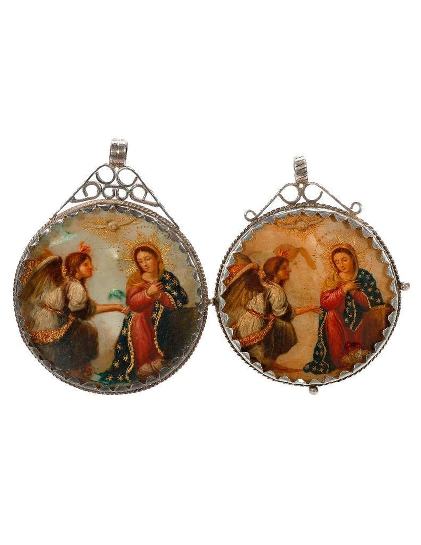Two Mother-of-Pearl Relicario Medallions, Mary and Angel. (1 of 2)