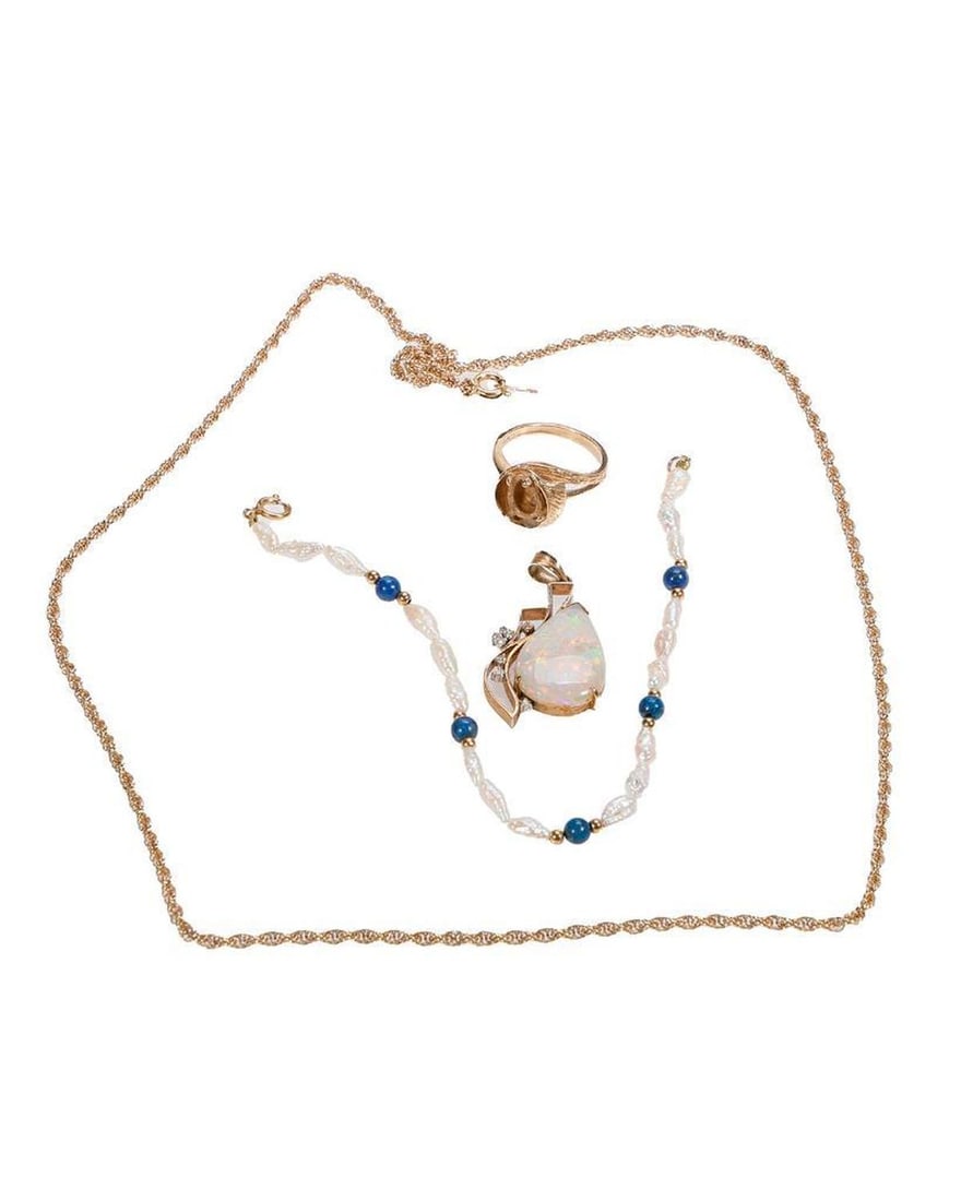 A group of 14k gold jewelry (1 of 3)