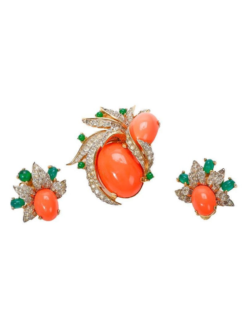 Jomaz, A vintage brooch and clip earring set (1 of 2)