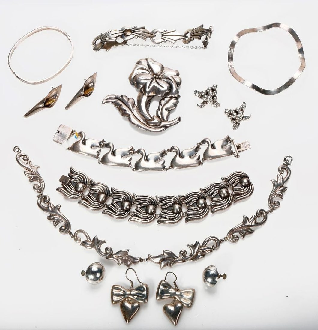 A group of silver jewelry, Mexico (1 of 5)