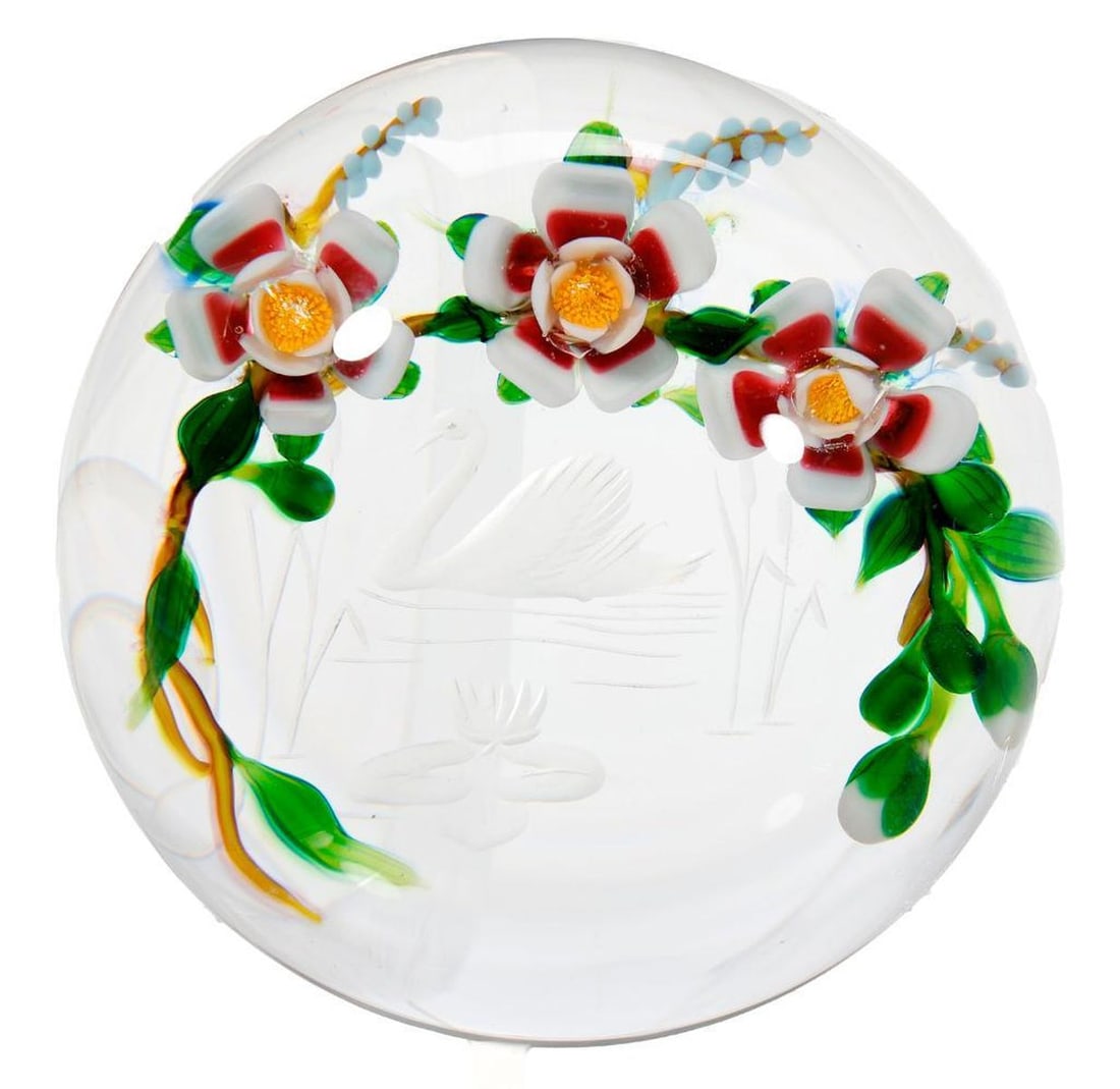 Debbie Tarsitano and Max Erlacher Primroses/Swan Paperweight, 1985 (1 of 2)