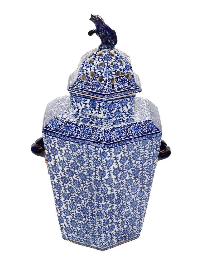 A Chinoiserie Porcelain Potpourri Jar. Property of Alton F. Irby III (1 of 3)