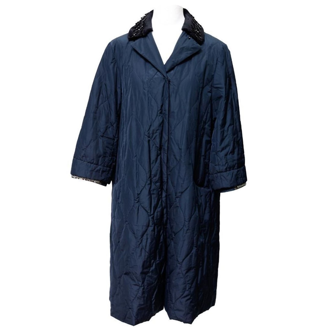 Max Mara "The Cube" Reversible/Multi-Look Coat (Sz 12): The Max Mara The Cube labeled 3/4-sleeves dark navy/black polyester shell coat quilted with a cashmere blend, approx. below knee length, with pockets. The quilted side reverses to a 100% silk side; a