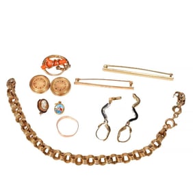 A group of miscellaneous gold jewelry