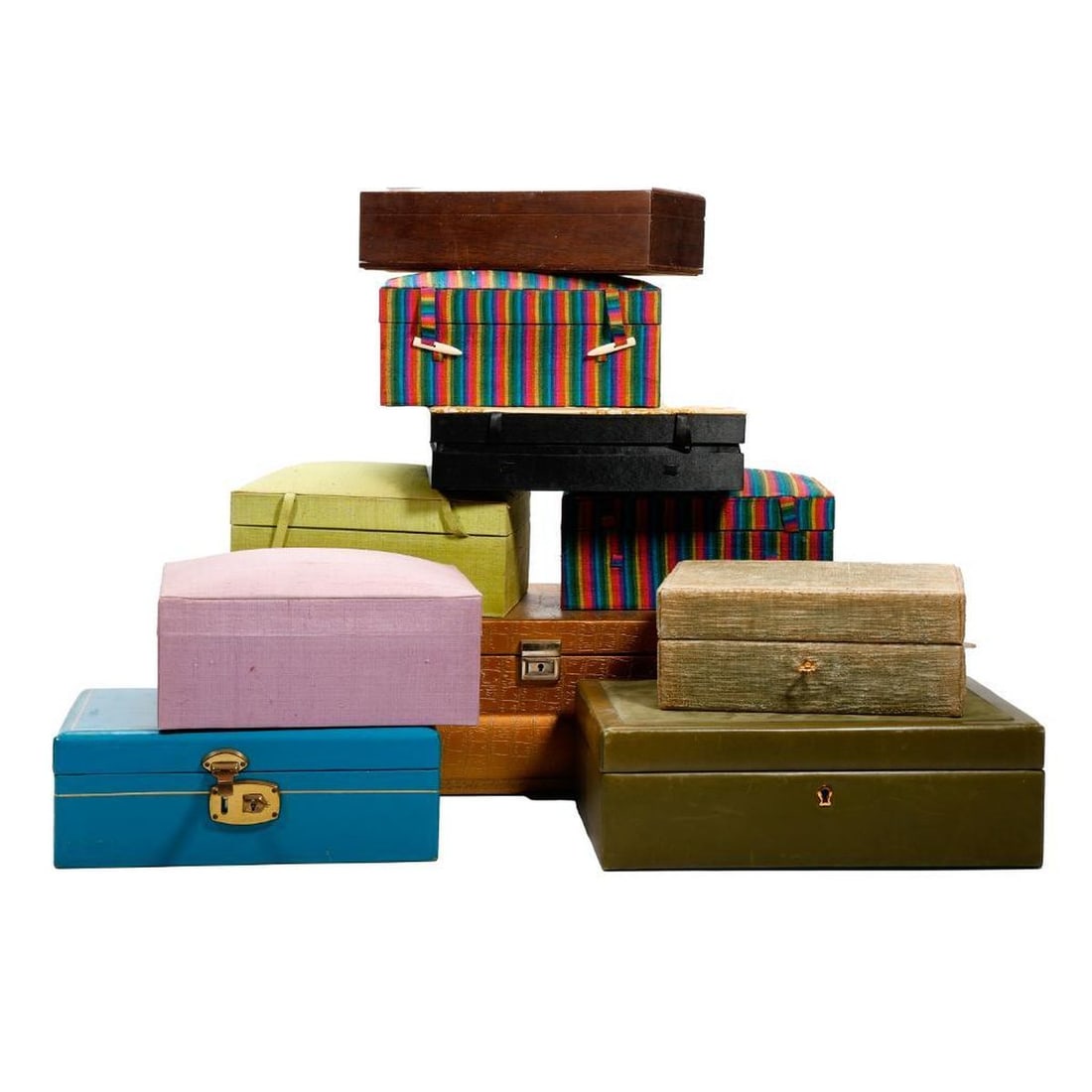 A group of 10 jewelry boxes: in assorted sizes, of material, wood and leather