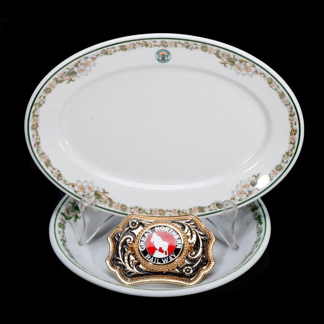 Two Pieces of Southern Pacific China & a Great Northern Buckle (1 of 5)