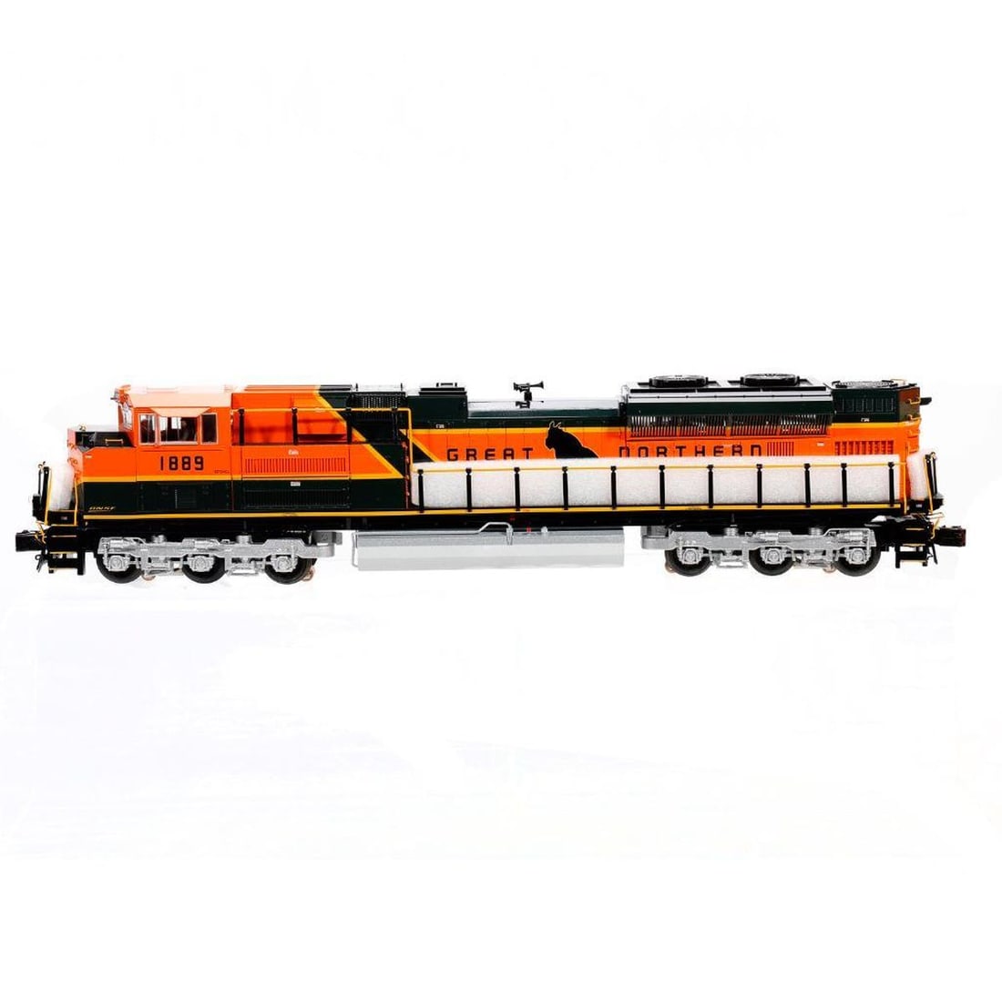 Lionel O Gauge BNSF Heritage GN SD-70ACe #1899: Lionel O Gauge 6-38744 BNSF Heritage Great Northern SD-70ACe #1899 Diesel Locomotive in original shelf worn box