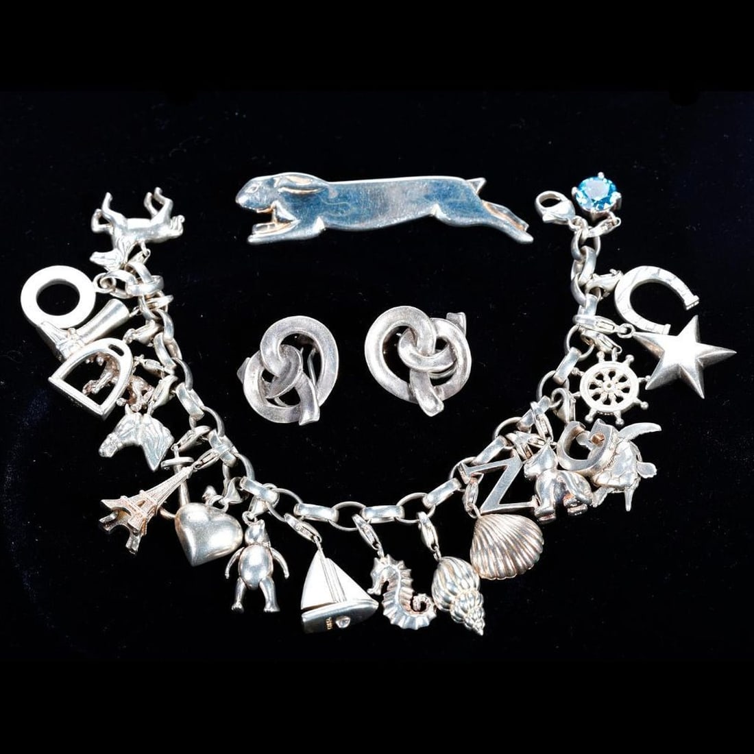 A group of sterling silver jewelry (1 of 3)