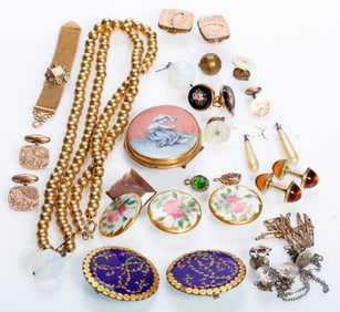 A group of antique jewelry