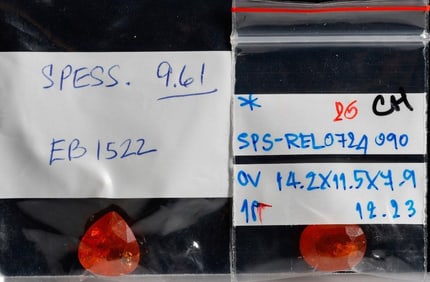 Unmounted spessartites