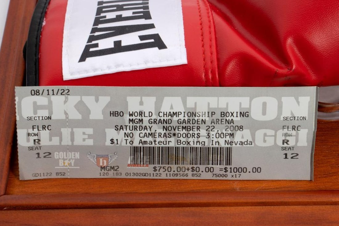 Autographed Boxing Glove By Ricky Hatton - 4