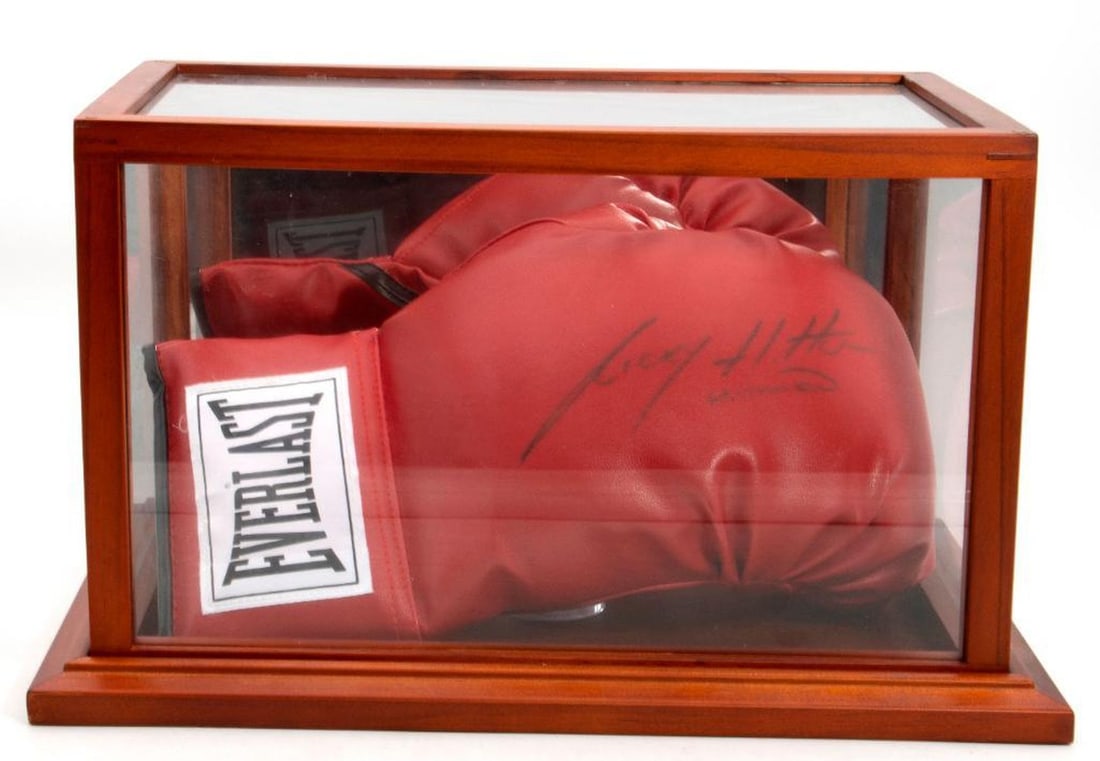 Autographed Boxing Glove By Ricky Hatton - 3