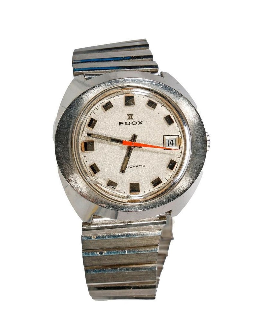 Vintage Edox Automatic Watch: 1970s Edox Automatic watch, 21 jewels, date. NOTE: Watches were running prior to auction, all watches are sold as is regardless of functionality. Please examine the provided photos to thoroughly
