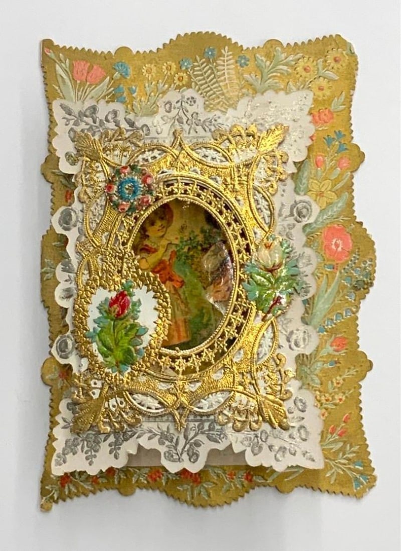 Valentine Card: boy and girl with raised openwork frame, gold (1 of 1)