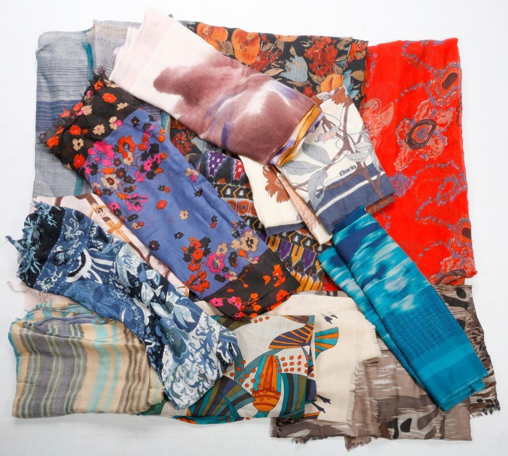 Assortment of Vintage Patterned Scarves/Wraps (12) (1 of 2)