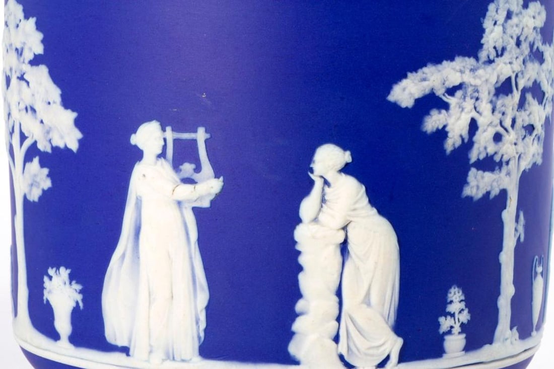 Wedgwood Blue Jasperware Jardiniere. - 2