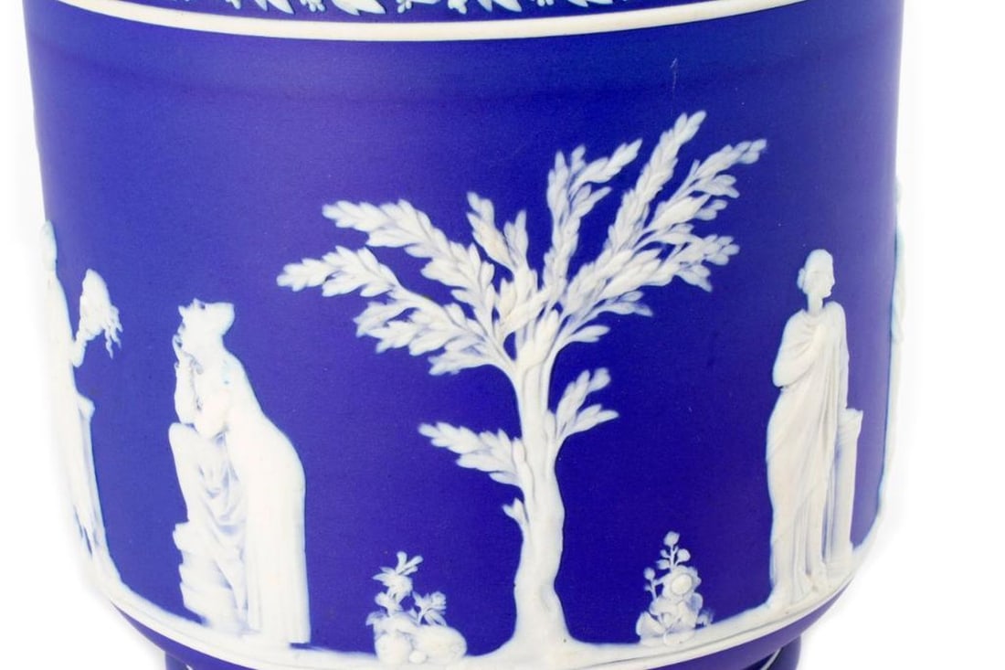 Wedgwood Blue Jasperware Jardiniere. - 5