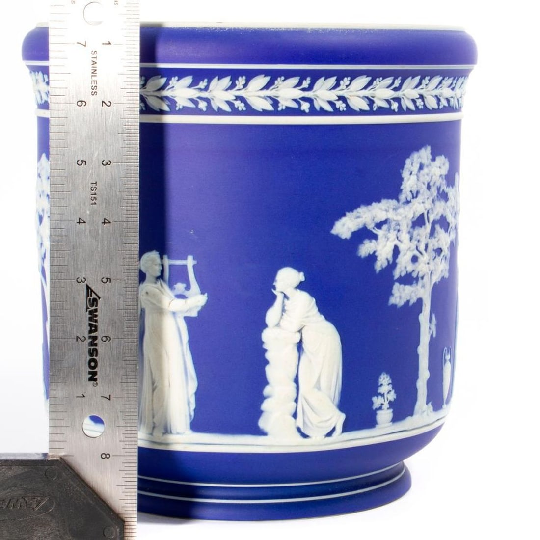 Wedgwood Blue Jasperware Jardiniere. - 8