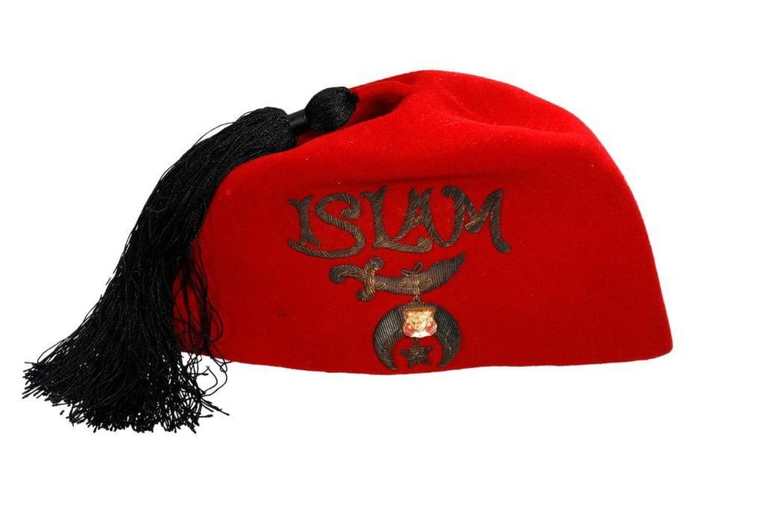 Leather Top Hat Box, with Shriners Fez and Glengarry Hat - 2