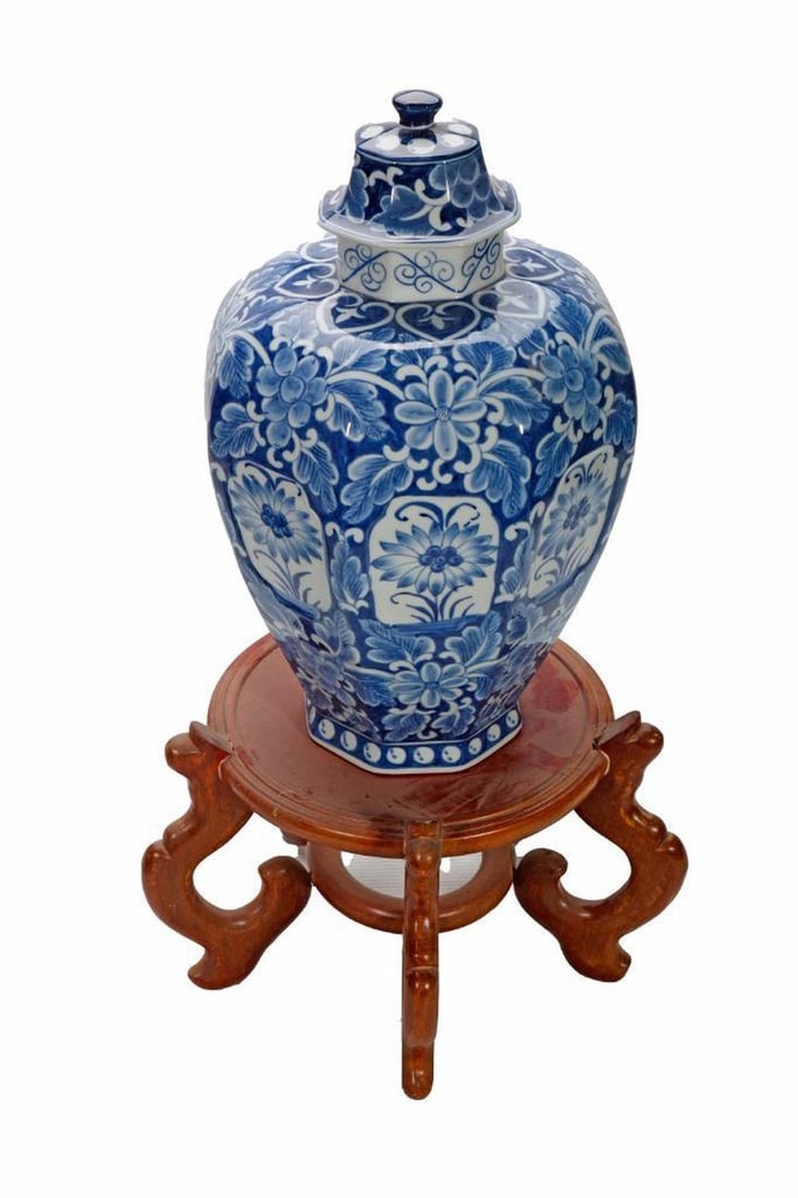 Pair of Chinese Blue and White Porcelain Jars - 2