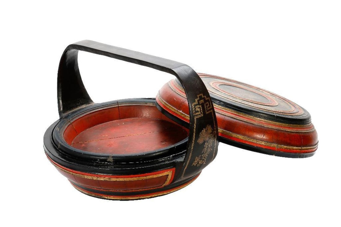 Chinese Lacquered Wood Wedding Basket - 2