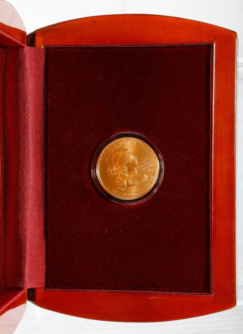 US Mint First Spouse Series Gold Unc Coin: Jefferson 1/2 oz .999 gold $10 coin, uncirculated, presented in wood box