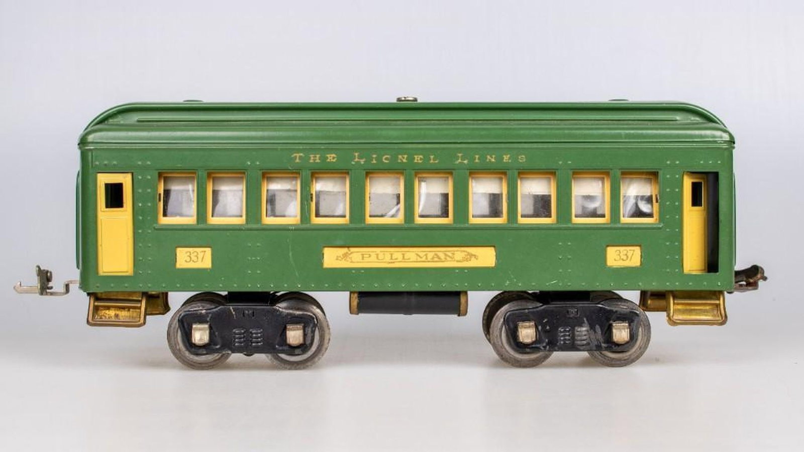 Lionel Pre War Standard Gauge Passenger Set - restored - 18