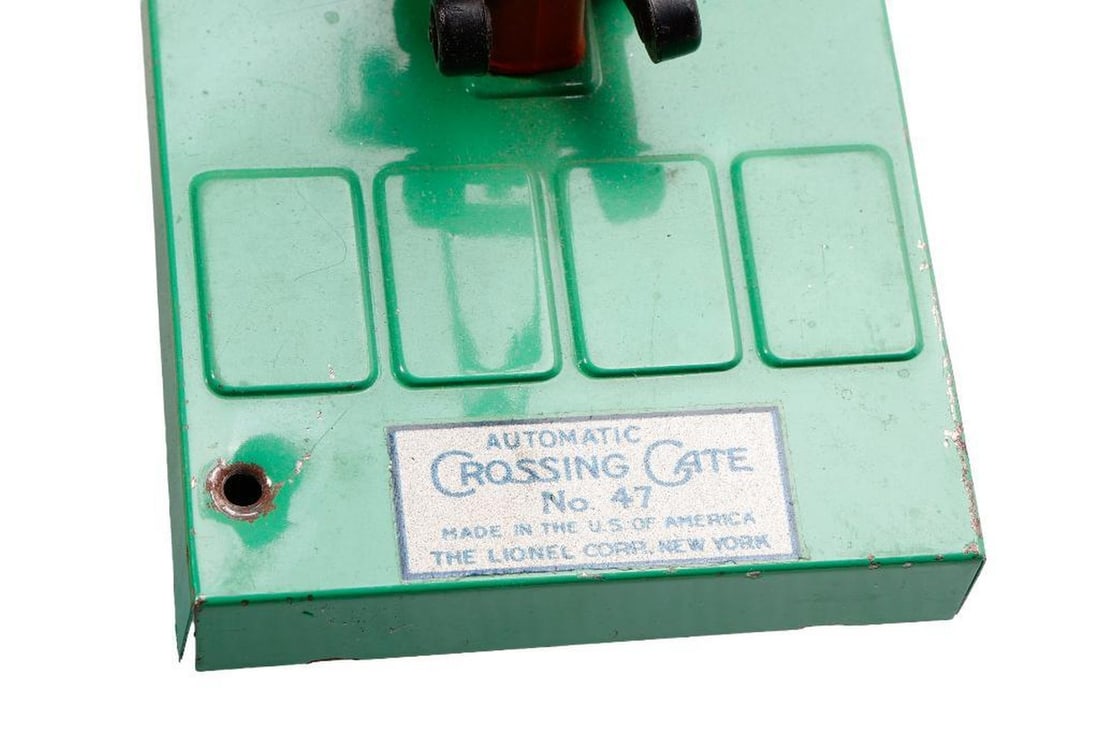 Two Lionel Prewar O Gauge No 47 Crossing Gates - 2