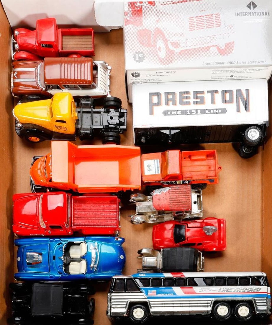 (27) O Scale Vehicles - 2