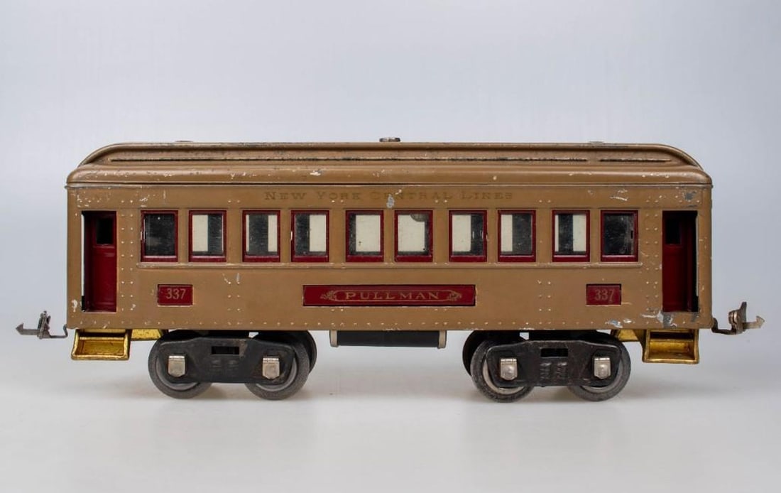 (2) Lionel Standard Gauge Pullman Passenger Cars - 11