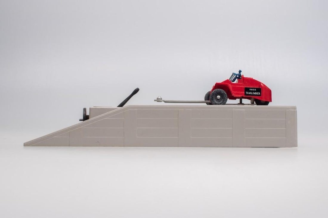 Lionel O Gauge Postwar Accessories 128, 132, 253, 460 - 8