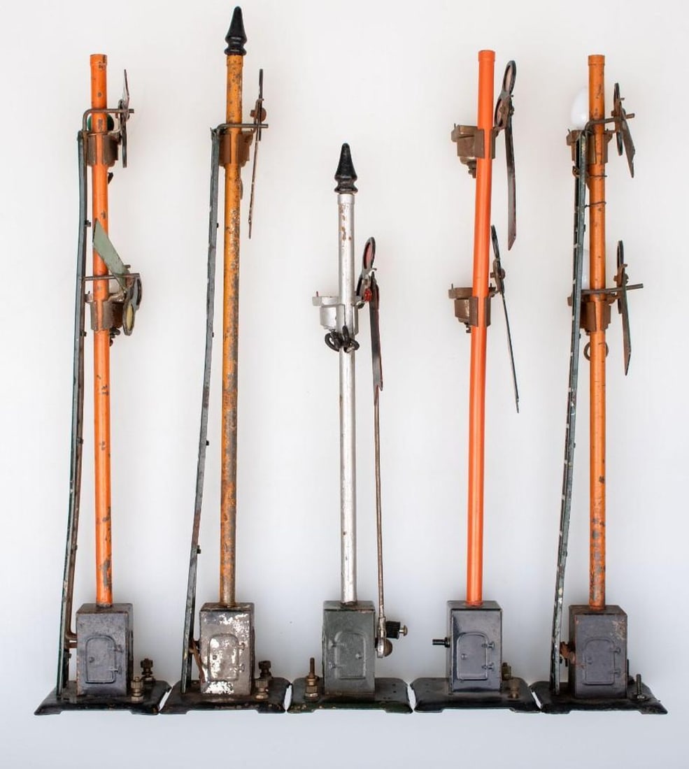 (5) Lionel Standard Gauge Early Prewar Semaphores - 2