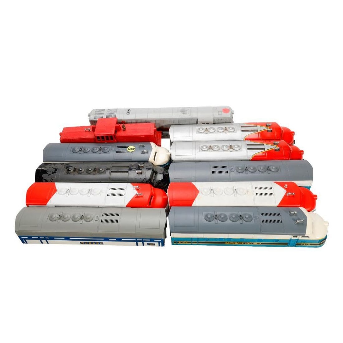 Lionel/Other Postwar/ Modern F-3 Shells & Chassis: Lionel and possibly other Postwar O Gauge F-3 Shells and Diesel Chassis n F-3 A Preamble Express shell F-3 A Preamble Eqpress Shell. dirty and one horn broken F-3 A Santa Fe red/silver warbonnet 2333