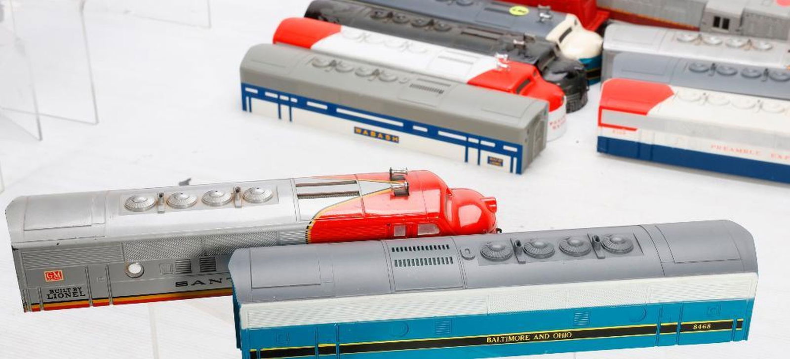 Lionel/Other Postwar/ Modern F-3 Shells & Chassis - 2