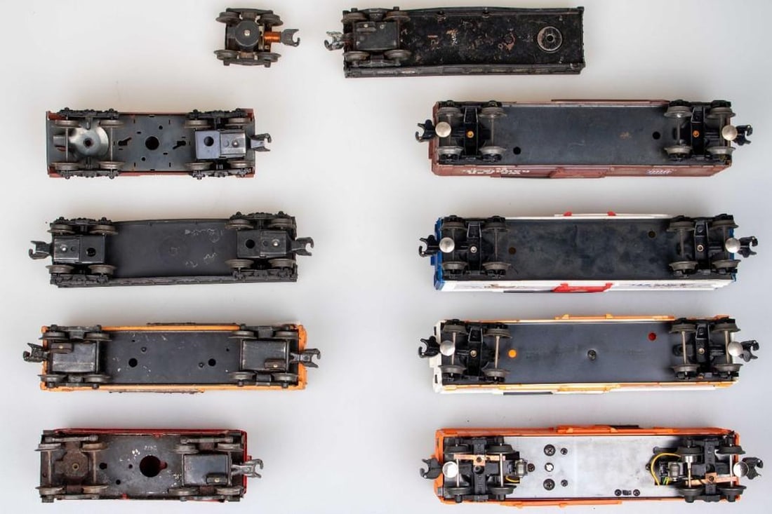 (9) Miscellaneous Lionel Freight Cars - 4