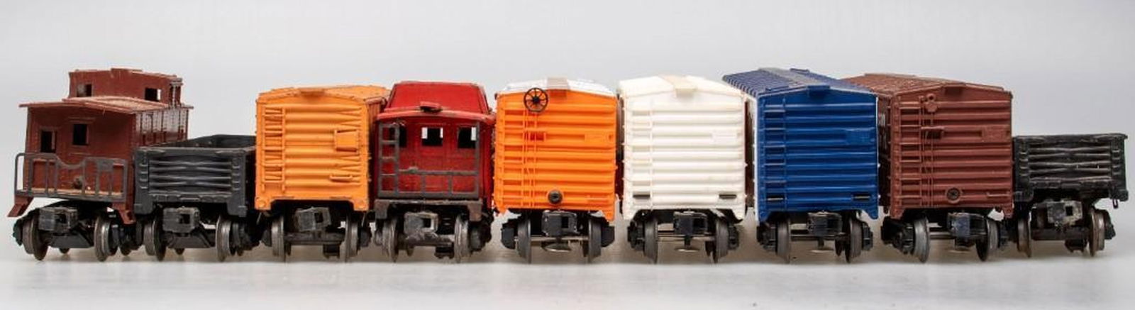 (9) Miscellaneous Lionel Freight Cars - 6
