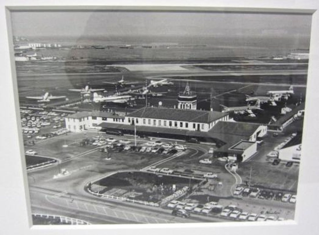 San Francisco International Airport Black & White Photograph - 2