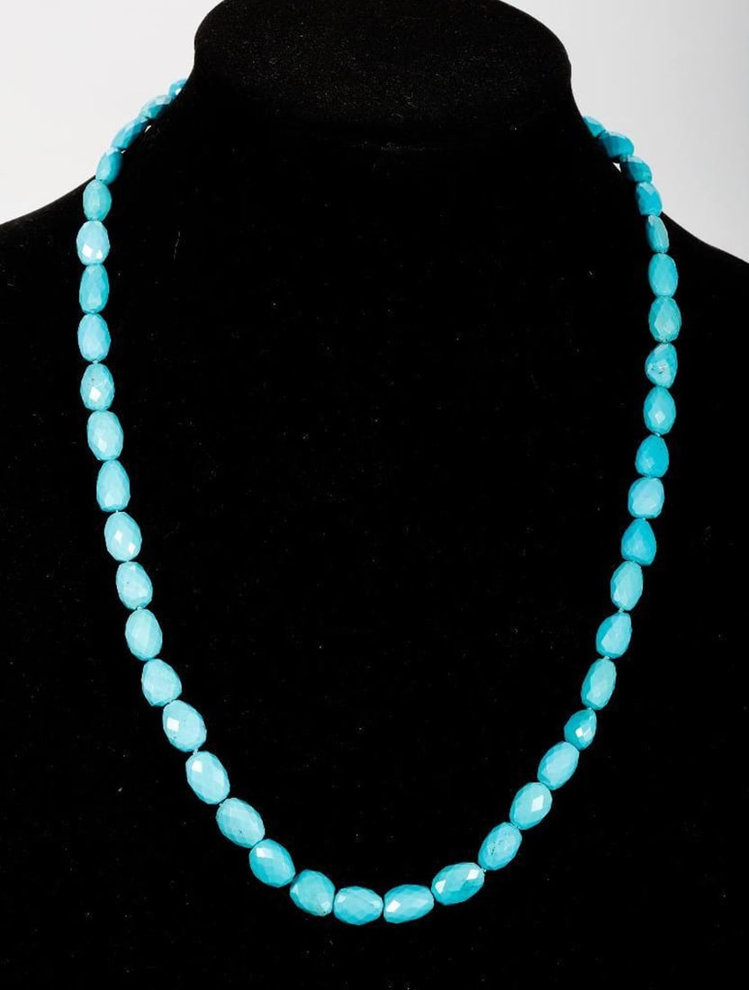 A turquoise and 18k gold necklace (1 of 2)