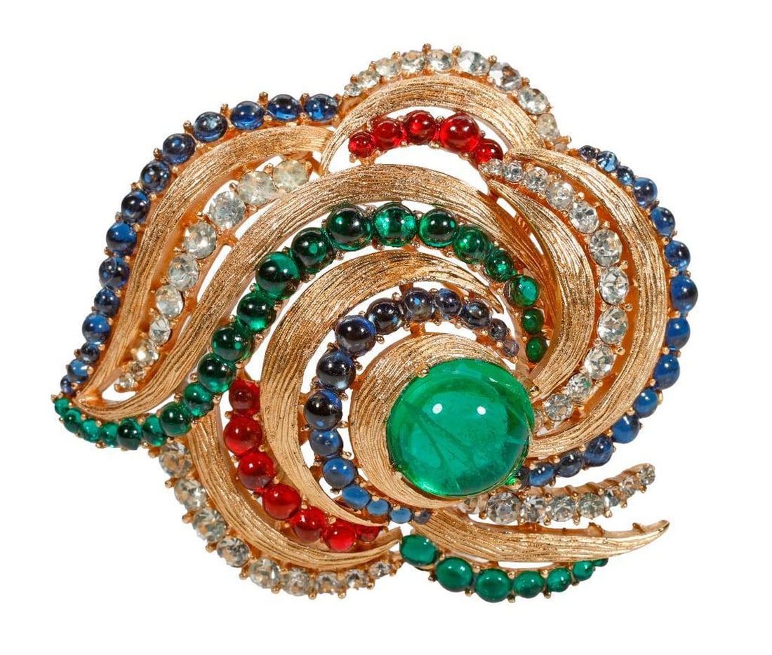 Crown Trifari Alfred Philippe moghul brooch: length: 2in