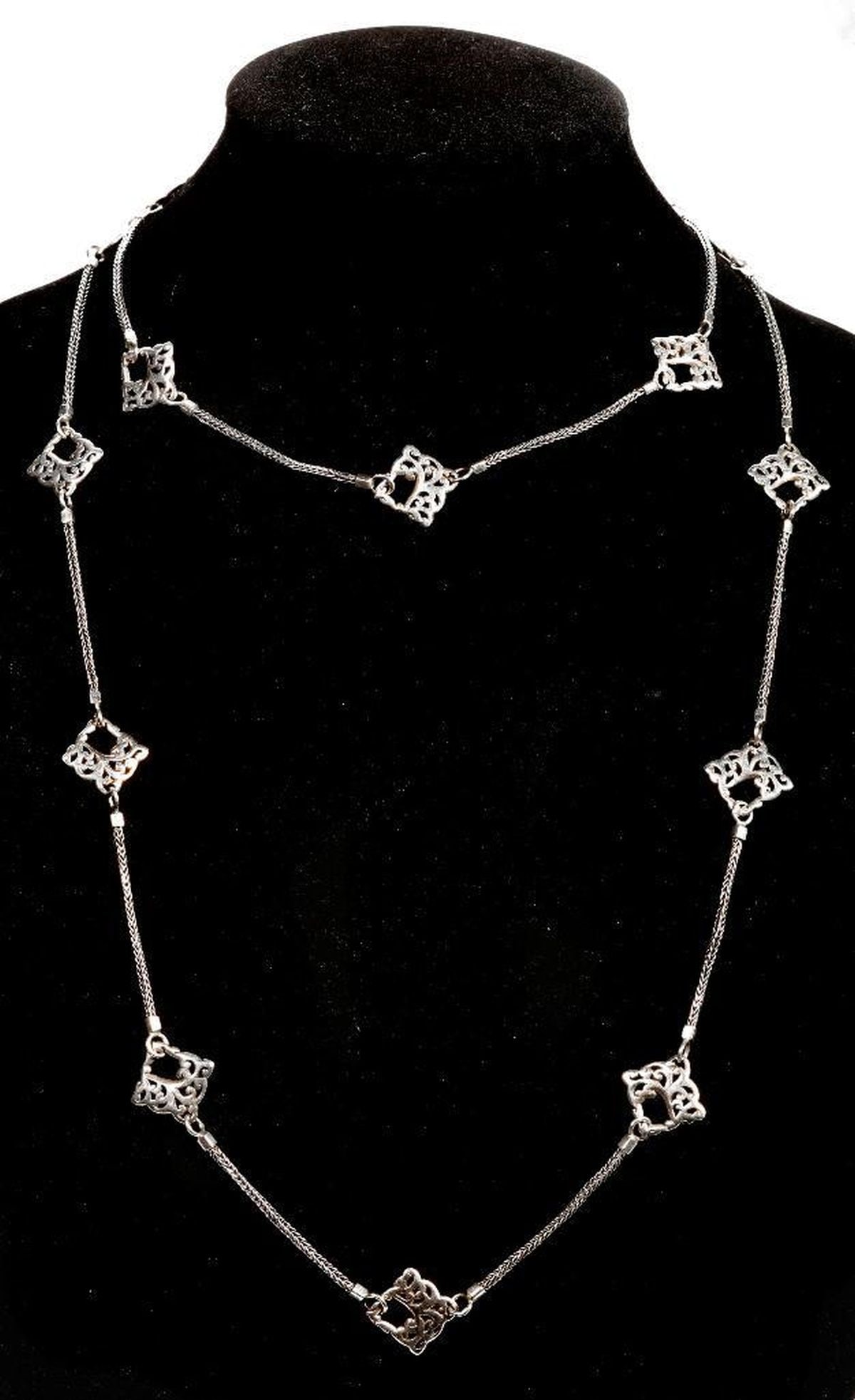 Lois Hill silver sautoir necklace: the station necklace weighing approximately 72.6 grams; length: 46 in.