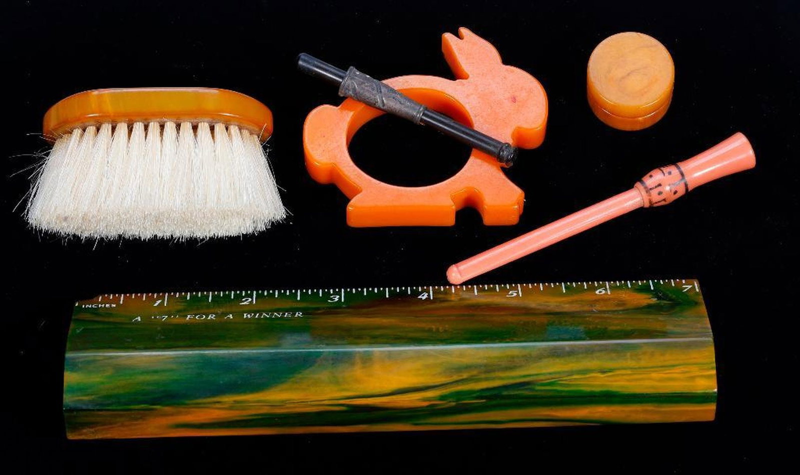 Collection of Bakelite accessories (1 of 2)